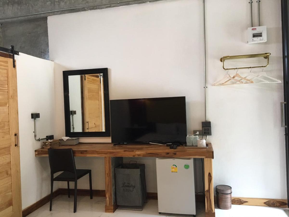 Apartamento de 22 m² con 5 habitación/es y 7 baño/s de uso privado, en Ban Pom Phra Nakhon Si Ayutthaya Exterior foto